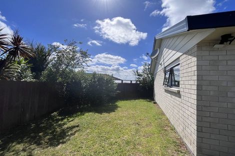 Photo of property in 20 Randwick Place, Randwick Park, Auckland, 2105