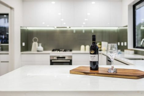 Photo of property in 11 Tawapou Close, Massey, 0614