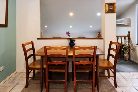 Photo of property in 35 Chamari Close, Titirangi, Auckland, 0604