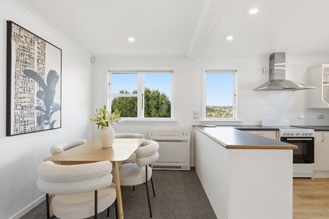 Photo of property in 29 Glendevon Place, Vauxhall, Dunedin, 9013