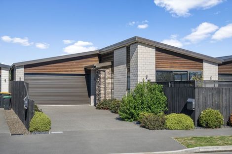 Photo of property in 6 Lussa Close, Broomfield, Christchurch, 8042