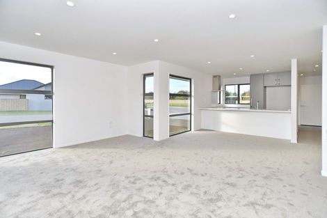 Photo of property in 16 Grey View Grove, Rangiora, 7400