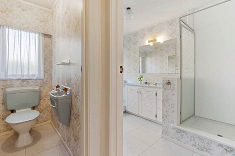 Photo of property in 2/27 Derrimore Heights, Clover Park, Auckland, 2019