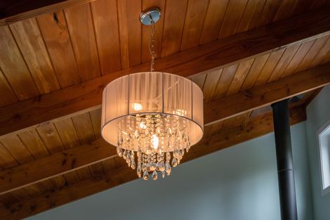 Photo of property in 24 Deirdre Place, Titirangi, Auckland, 0604