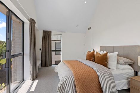Photo of property in 15 Lees Road, Strowan, Christchurch, 8052