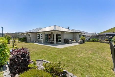 Photo of property in 17 Manatu Close, Whangamata, 3691