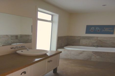 Photo of property in 66r Echo Valley Way, Tauriko, Tauranga, 3110