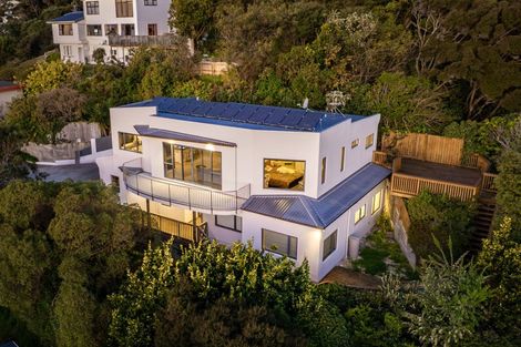 Photo of property in 8a Kiriwai Road, Paremata, Porirua, 5024