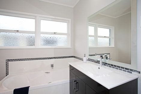Photo of property in 14 Duke Avenue, Pukekohe, 2120