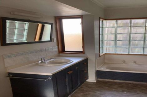 Photo of property in 17b Ramore Place, Redwood, Christchurch, 8051