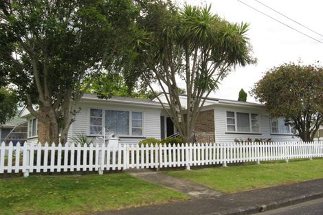 Photo of property in 1/2 Tainui Terrace, Mangere Bridge, Auckland, 2022