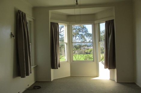 Photo of property in 98 Rolleston Street, Mount Cook, Wellington, 6021