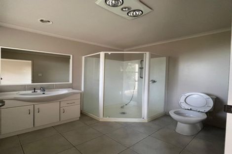 Photo of property in 18 Willow Camp Road, Takanini, 2112