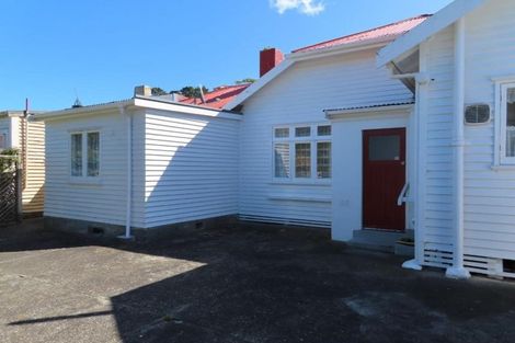 Photo of property in 13 Severn Street, Island Bay, Wellington, 6023
