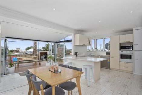 Photo of property in 1142a Papamoa Beach Road, Papamoa Beach, Papamoa, 3118