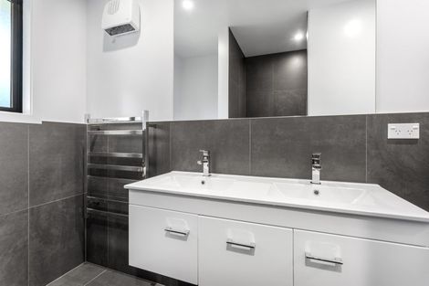 Photo of property in 5 Little Gem Road, Hornby, Christchurch, 8025