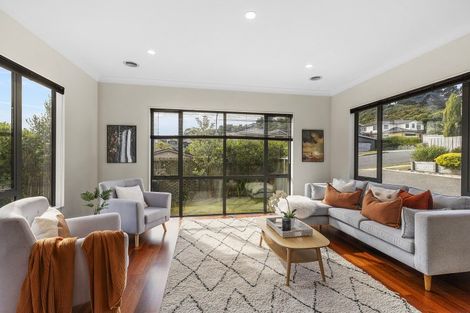 Photo of property in 4 Edington Grove, Churton Park, Wellington, 6037