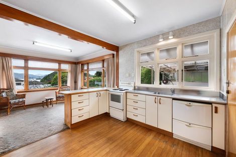 Photo of property in 15 Taranaki Street, Picton, 7220
