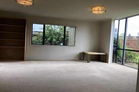 Photo of property in 11 Siena Place, Te Atatu Peninsula, Auckland, 0610