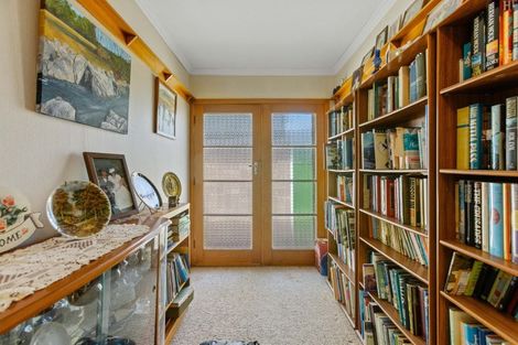 Photo of property in 6 Cambridge Road, Patearoa, 9398