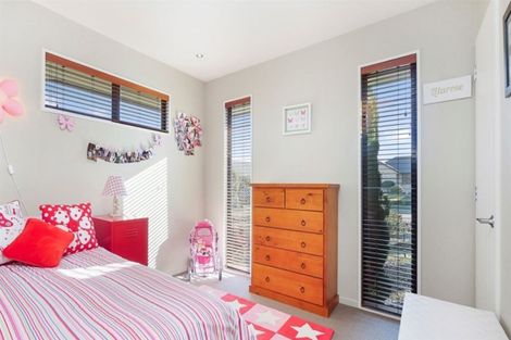 Photo of property in 25 Linkwater Way, Parklands, Christchurch, 8083