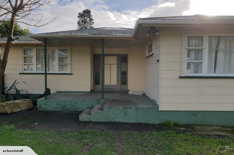 Photo of property in 6 Kaponga Crescent, New Lynn, Auckland, 0600