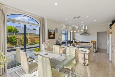 Photo of property in 41 Holcombe Drive, Paraparaumu, 5032