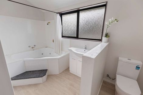 Photo of property in 9 Main Street, Hunterville, 4730