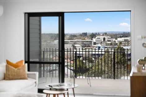 Photo of property in 3/12 Ruakiwi Road, Hamilton Lake, Hamilton, 3204