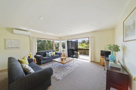 Photo of property in 93a Botany Road, Botany Downs, Auckland, 2010