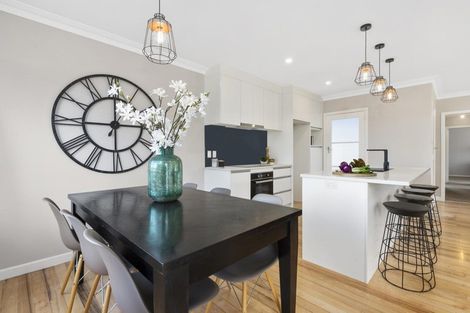 Photo of property in 23 Karaka Road, Otumoetai, Tauranga, 3110