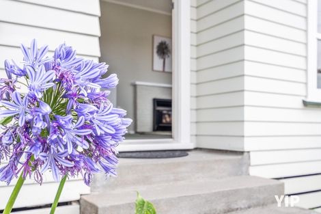 Photo of property in 35 Kahikatea Grove, Paparangi, Wellington, 6037