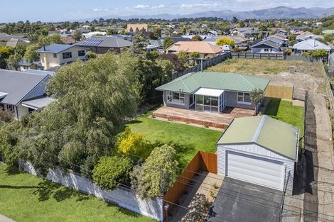Photo of property in 28 Sylvia Street, Parklands, Christchurch, 8083