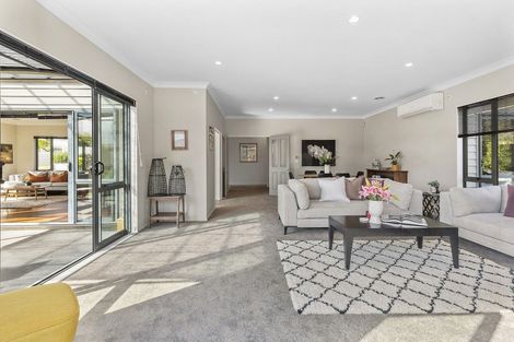 Photo of property in 4 Edington Grove, Churton Park, Wellington, 6037