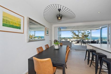 Photo of property in 39 Eastcliffe Road, Castor Bay, Auckland, 0620