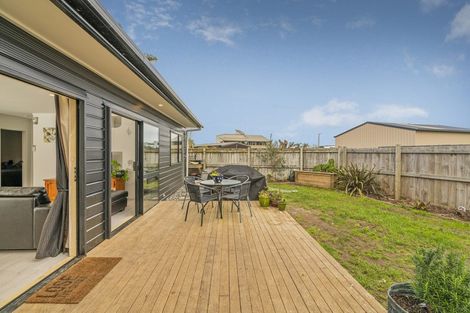 Photo of property in 15a Meadow Drive, Whitianga, 3510