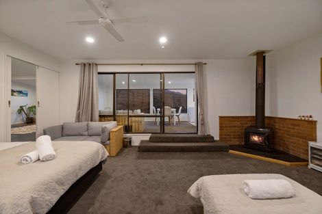 Photo of property in 22 Golden Terrace, Queenstown, 9300