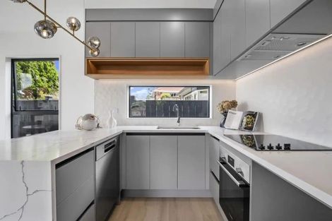 Photo of property in 10 Boyd Avenue, Mangere Bridge, Auckland, 2022