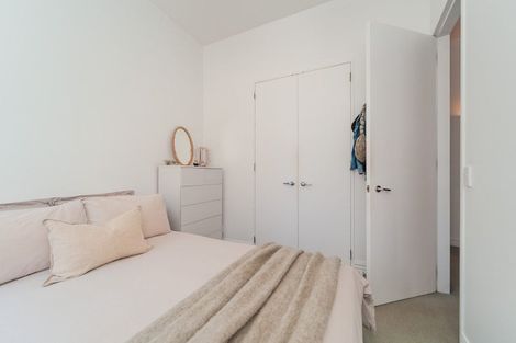 Photo of property in Columbia Apartments, 32u5 Cuba Street, Te Aro, Wellington, 6011