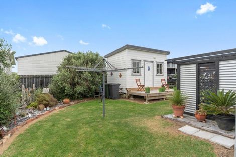 Photo of property in 1 Snapper Street, Baylys Beach, Dargaville, 0377