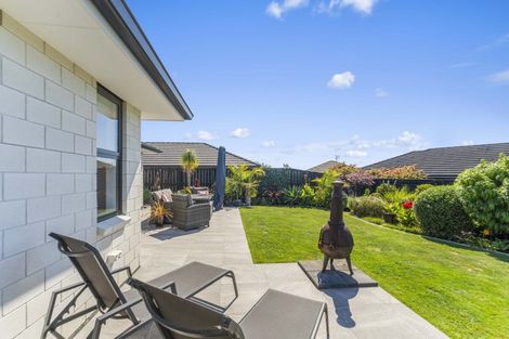 Photo of property in 12 Lakeside Terrace, Omokoroa, 3114
