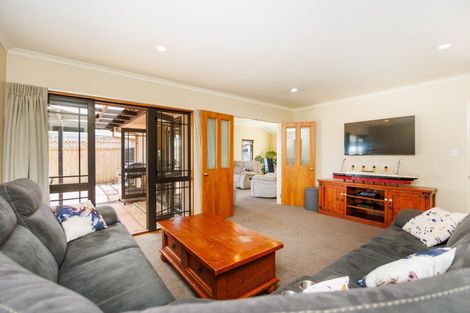 Photo of property in 24 Ursula Drive, Feilding, 4702