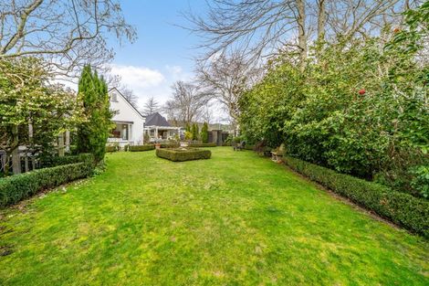 Photo of property in 1 Oakmont, Heretaunga, Upper Hutt, 5018