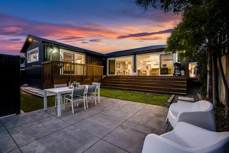 Photo of property in 51 Napier Road, Havelock North, 4130