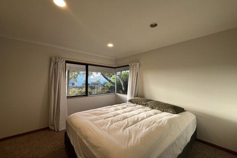 Photo of property in 15 Del Mar Place, Merrilands, New Plymouth, 4312