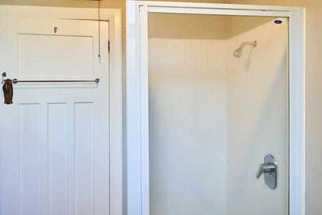 Photo of property in 10 Helen Street, Brooklyn, Wellington, 6021