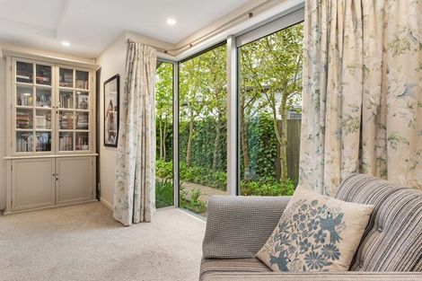 Photo of property in 112 Englefield Road, Northwood, Christchurch, 8051