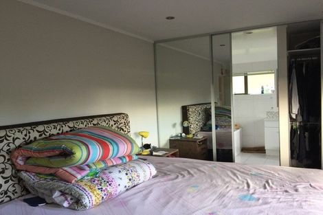 Photo of property in 6 Longwood Place, Forrest Hill, Auckland, 0620