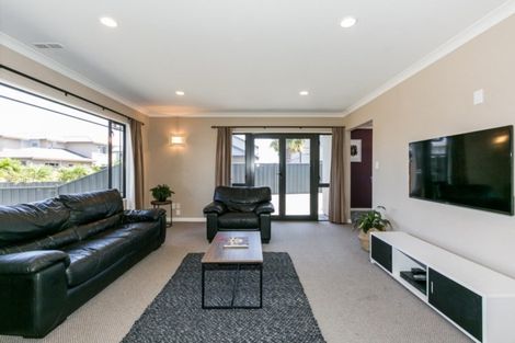 Photo of property in 91 Ferry Road, Clive, 4102