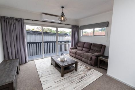 Photo of property in 30 Collins Avenue, Tawa, Wellington, 5028